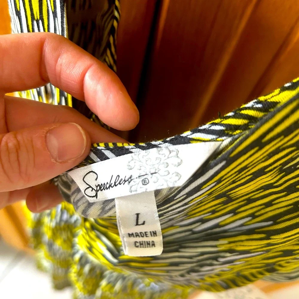 Speechless black and yellow 🐝 fun dress - Picture 2 of 3